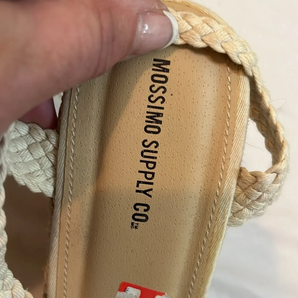 Mossimo Supply Co. Size 10 Ivory platform heels macrame look